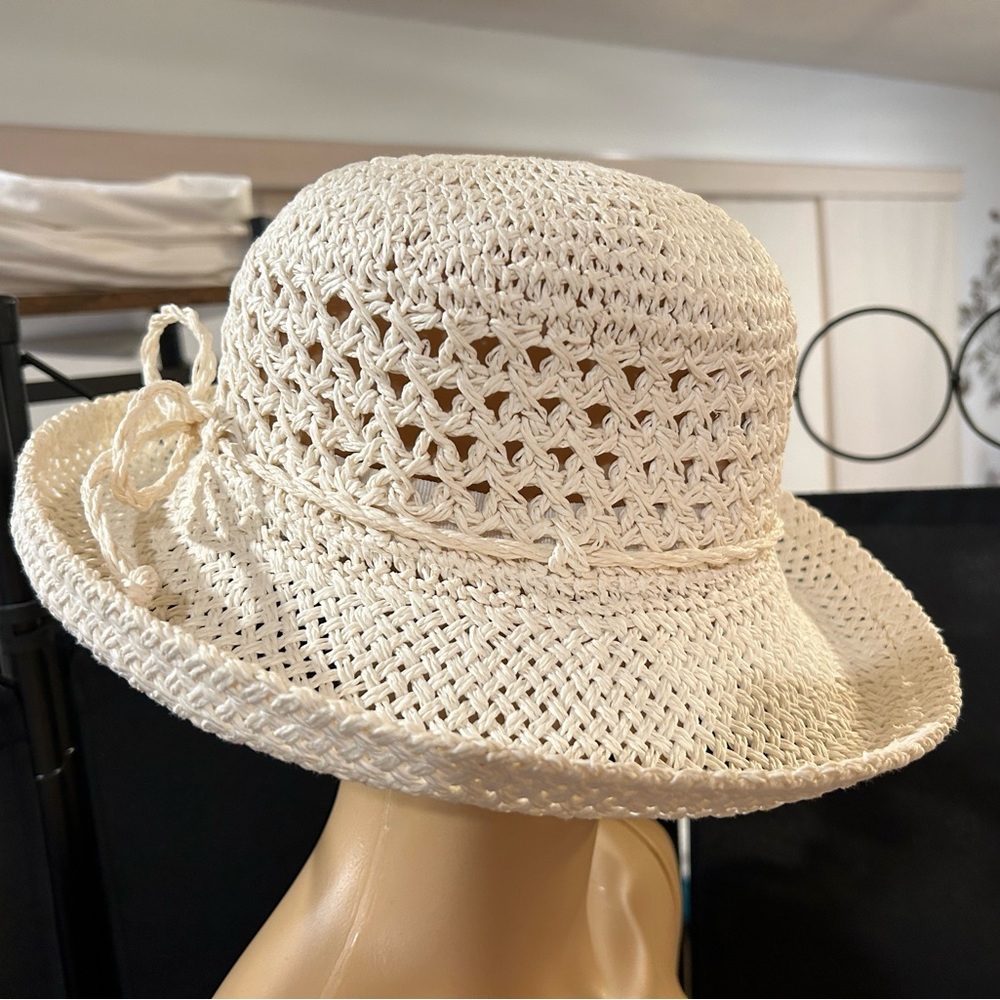 Sun Island hat. One size